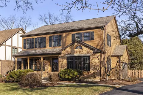 825 Evergreen Ave, Glen Ellyn, IL 60137