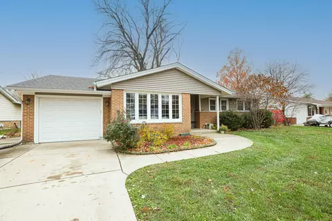 225 Placid Way, Elk Grove Village, IL 60007