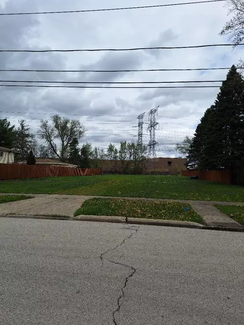 890 North Ave, Des Plaines, IL 60016 photo 3