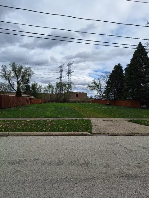 890 North Ave, Des Plaines, IL 60016 photo 2