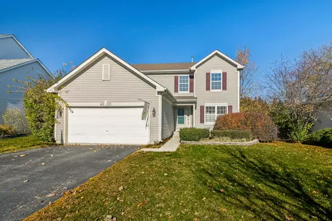 4535 Heron Dr, Lake In The Hills, IL 60156