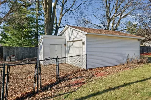 Exterior - 103 W Jefferson St, Philo, IL 61864 photo 7 of 10