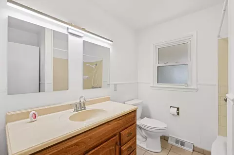 Bath - 103 W Jefferson St, Philo, IL 61864 photo 1 of 2
