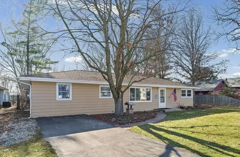 Exterior - 103 W Jefferson St, Philo, IL 61864 photo 2 of 10