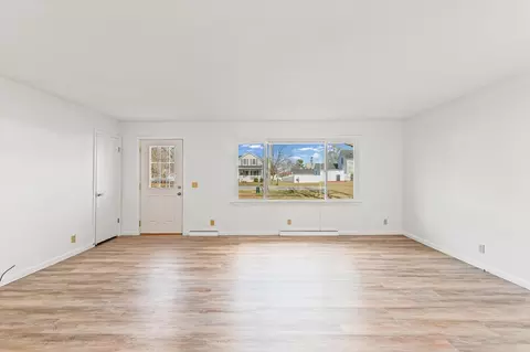 Living - 103 W Jefferson St, Philo, IL 61864 photo 2 of 8