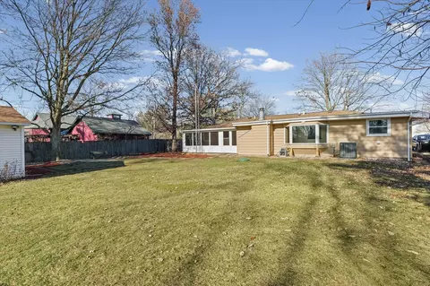 Exterior - 103 W Jefferson St, Philo, IL 61864 photo 4 of 10