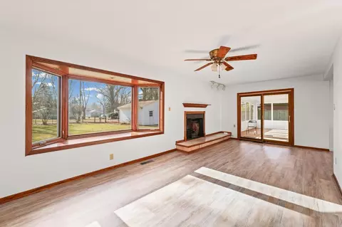 Living - 103 W Jefferson St, Philo, IL 61864 photo 6 of 8