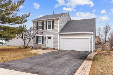 Exterior - 1229 Yellowpine Dr, Aurora, IL 60506 photo 2 of 5