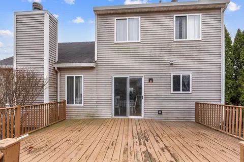 Exterior - 1229 Yellowpine Dr, Aurora, IL 60506 photo 3 of 5