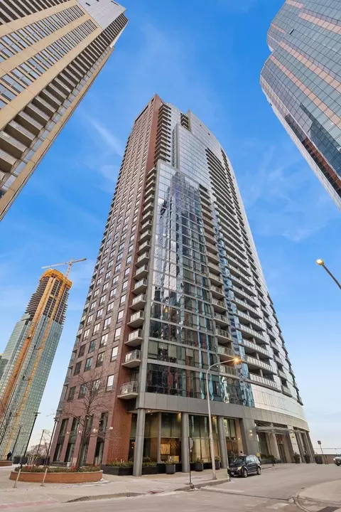 450 E Waterside Dr #1306, Chicago, IL 60601