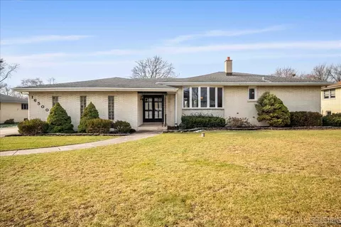 16500 Leslie Ann Dr, Tinley Park, IL 60477