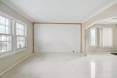 Living - 3615 214th St, Matteson, IL 60443 photo 1 of 5