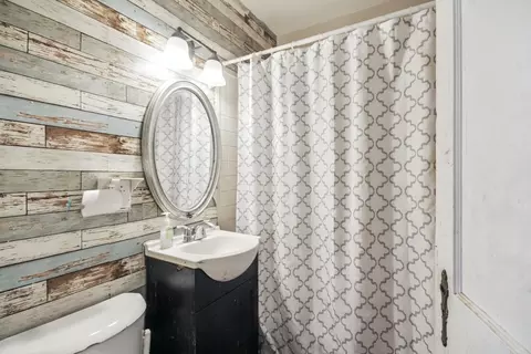 Bath - 3615 214th St, Matteson, IL 60443 photo 1 of 1