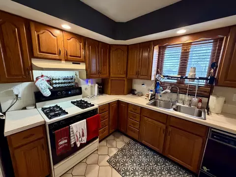 Kitchen - 2276 Cross St, Freeport, IL 61032 photo 3 of 3
