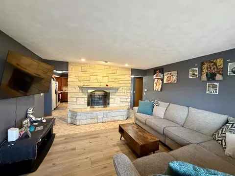 Living - 2276 Cross St, Freeport, IL 61032 photo 1 of 2
