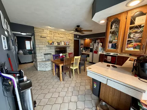 Kitchen - 2276 Cross St, Freeport, IL 61032 photo 2 of 3