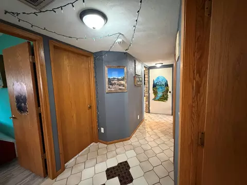 Entry Way - 2276 Cross St, Freeport, IL 61032 photo 1 of 3