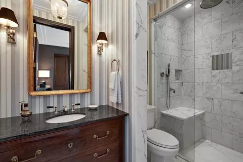Bath - 159 E Walton Pl #14A, Chicago, IL 60611 photo 2 of 5