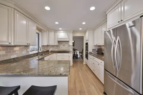 Kitchen - 3830 Anjou Ln, Hoffman Estates, IL 60192 photo 1 of 2