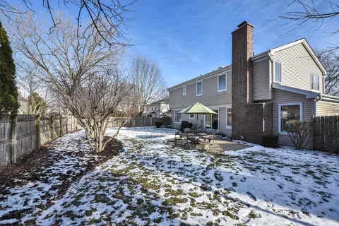 Exterior - 3830 Anjou Ln, Hoffman Estates, IL 60192 photo 4 of 5