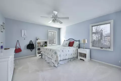 Bedroom - 3830 Anjou Ln, Hoffman Estates, IL 60192 photo 2 of 4