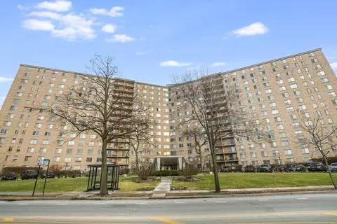 6833 N Kedzie Ave #1006, Chicago, IL 60645