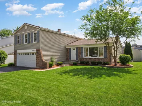 24 W681 Woodcrest Dr, Naperville, IL 60540