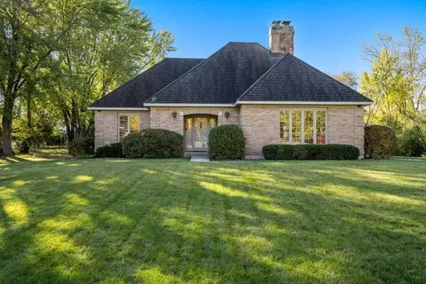 36 W787 Red Haw Ln, Saint Charles, IL 60174