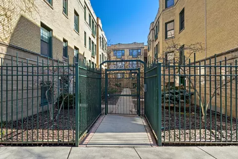 7035 N Sheridan Rd #G, Chicago, IL 60626