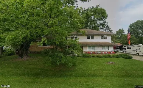 2707 Donald Dr, Urbana, IL 61802