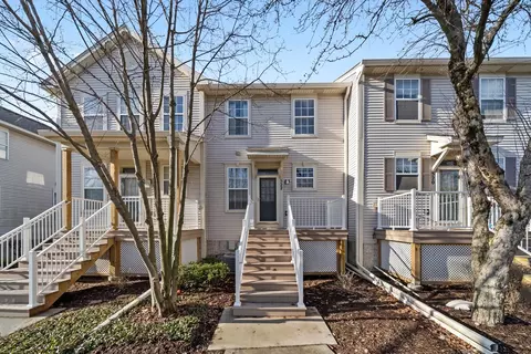 522 Littleton Trl, Elgin, IL 60120