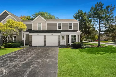 1705 College Green Dr, Elgin, IL 60123