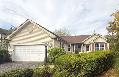 533 Farmhill Cir, Wauconda, IL 60084