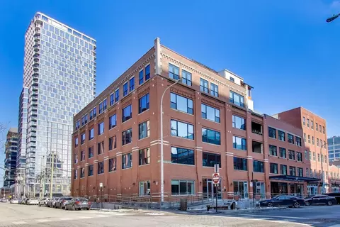 1118 W Fulton St #201, Chicago, IL 60607