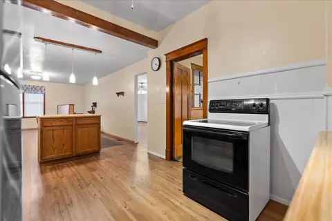 Entry Way - 112 E Jefferson St, Dana, IL 61321 photo 6 of 7