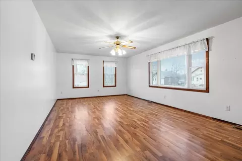 Living - 112 E Jefferson St, Dana, IL 61321 photo 3 of 4