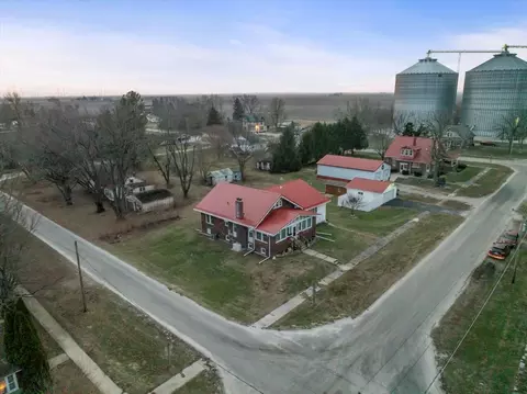 View/Area - 112 E Jefferson St, Dana, IL 61321 photo 1 of 4