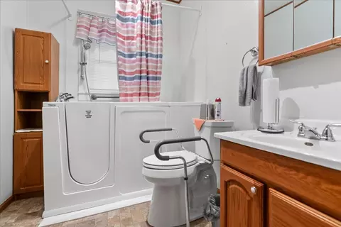 Bath - 112 E Jefferson St, Dana, IL 61321 photo 1 of 2