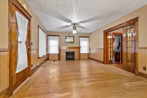 Living - 112 E Jefferson St, Dana, IL 61321 photo 1 of 4