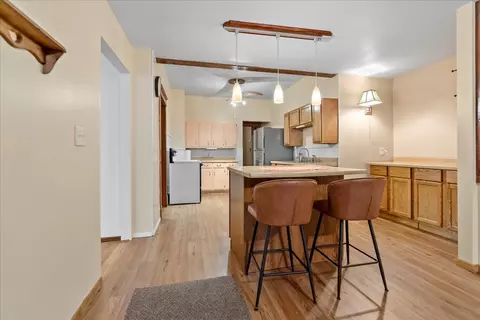 Entry Way - 112 E Jefferson St, Dana, IL 61321 photo 5 of 7