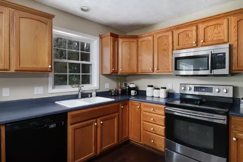 Kitchen - 1502 Killarney Ct, Normal, IL 61761 photo 3 of 4
