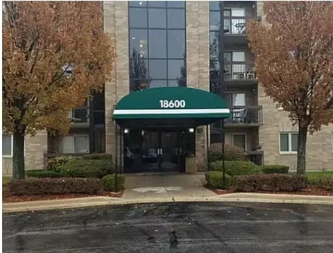 18600 Village West Dr #303, Hazel Crest, IL 60429