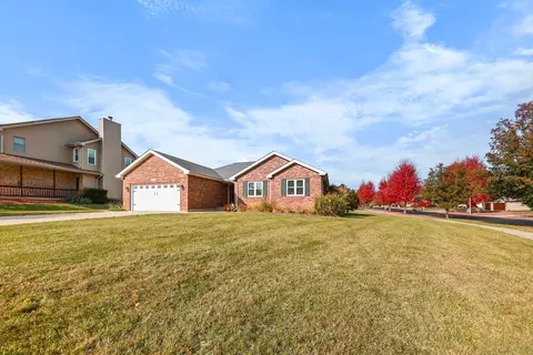25032 W Mcmillin Dr, Channahon, IL 60410