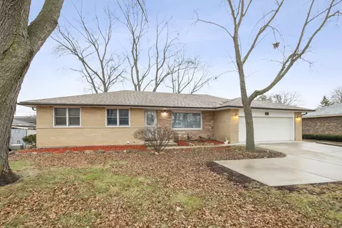 9137 S 88th Ave S, Hickory Hills, IL 60457