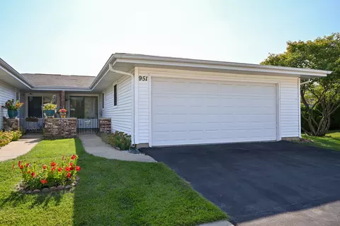 951 Chelsea Ln, Schaumburg, IL 60193