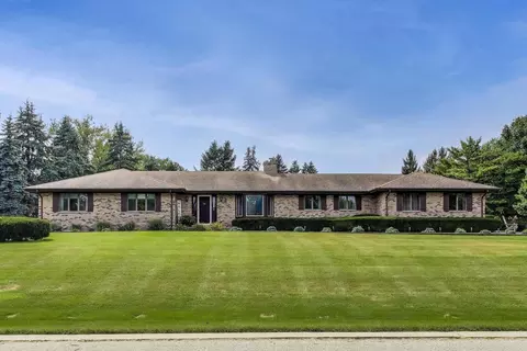 3 Jane Ct, Hawthorn Woods, IL 60047