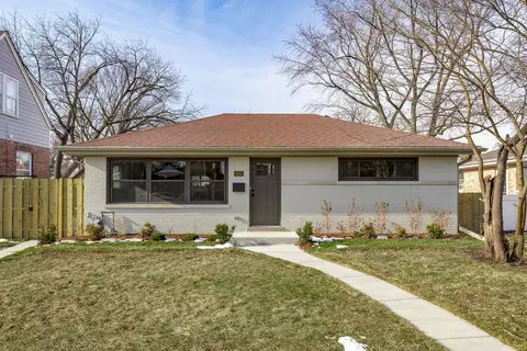 9032 Luna Ave, Morton Grove, IL 60053