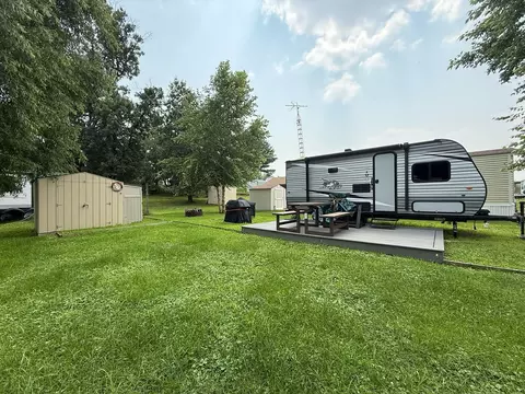 1393 Woodhaven, Sublette, IL 61367