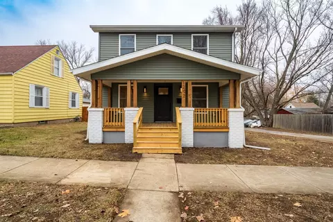 1207 W Walnut St, Bloomington, IL 61701