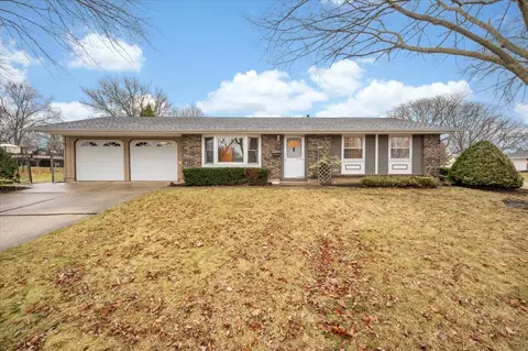 1828 Cannon Ct, Schaumburg, IL 60193